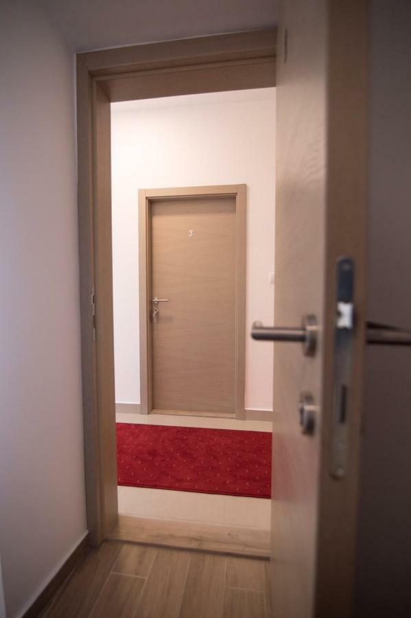 Apartmani Mg Требинье Экстерьер фото
